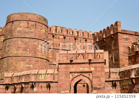 インドにあるアグラ城のとても美しい風景 115852359