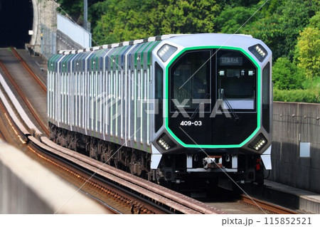 【Osaka Metro】400系(近鉄けいはんな線:学研北生駒駅) 【Osaka Metro】400系(近鉄けいはんな線:学研北生駒駅) 115852521