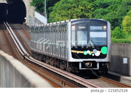 【Osaka Metro】30000A系(近鉄けいはんな線:学研北生駒駅) 【Osaka Metro】30000A系(近鉄けいはんな線:学研北生駒駅) 115852526