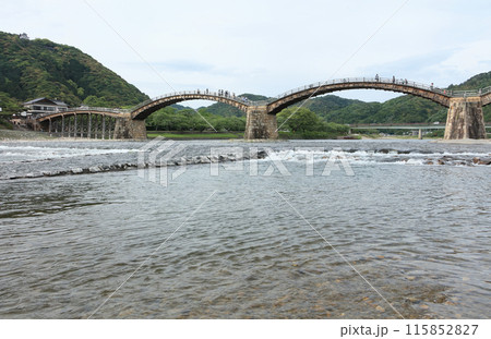 錦帯橋と岩国城 錦帯橋と岩国城 115852827