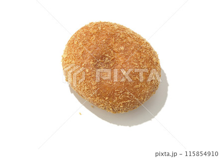 カレーパンを白背景で撮影 115854910