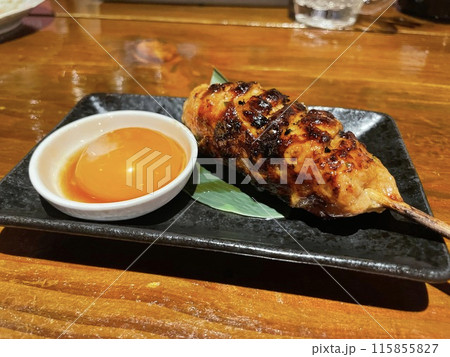 つくね串と生卵 つくね串と生卵 115855827