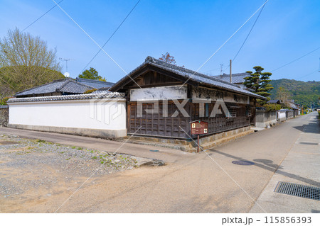 【重要伝統的建造物群保存地区】土居廓中 長屋門のある寺村家住宅 高知県安芸市 【重要伝統的建造物群保存地区】土居廓中 長屋門のある寺村家住宅 高知県安芸市 115856393