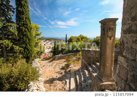 Scenic little chapel in the remoteness of the hills of Hvar island Scenic little chapel in the remoteness of the hills of Hvar island 115857094