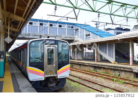 JR東日本越後線吉田駅から越後赤塚駅までの車窓風景(2022年夏) 115857912