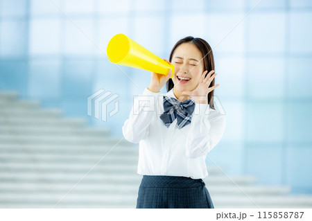 応援する女子高生 115858787