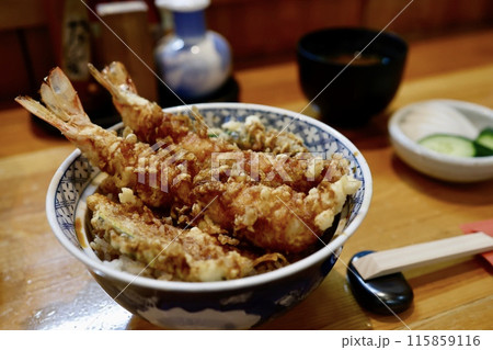 海老が贅沢にのった天丼 海老が贅沢にのった天丼 115859116