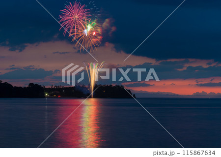 海と花火(大分県豊後高田市) 海と花火(大分県豊後高田市) 115867634