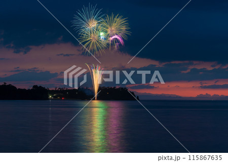 海と花火(大分県豊後高田市) 海と花火(大分県豊後高田市) 115867635