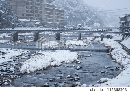 三朝温泉 の雪景色 三朝温泉 の雪景色 115868368