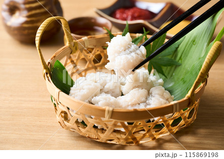 籠に盛った鱧の落とし 籠に盛った鱧の落とし 115869198