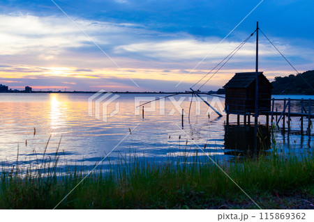 夕暮れの東郷湖 夕暮れの東郷湖 115869362