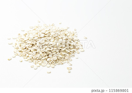 白背景に胚芽押麦 115869801