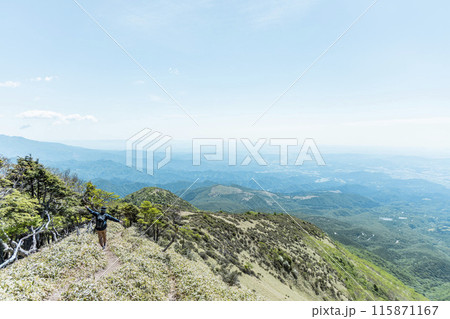 赤薙山の稜線を歩く 赤薙山の稜線を歩く 115871167