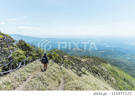 赤薙山の稜線を歩く 赤薙山の稜線を歩く 115871172