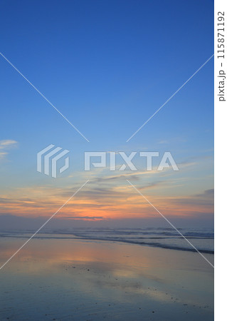 美しい朝焼け 115871192