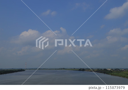 川のある風景 115873979