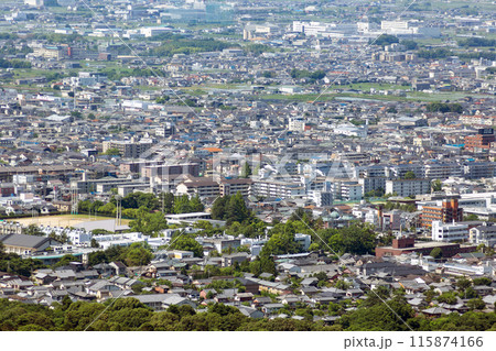 奈良市の市街地風景 115874166