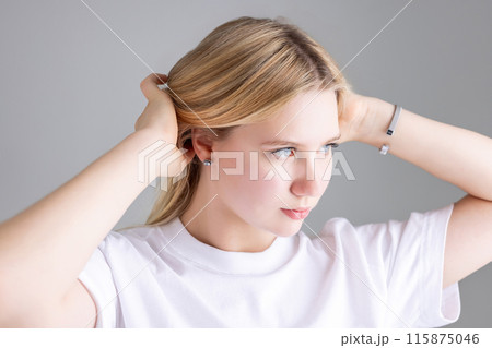 金髪の外国人女性　blonde woman 115875046