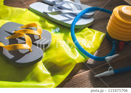 夏の小物 115875706