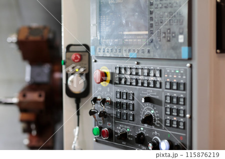 CNC metalworking machining center with turret head 115876219