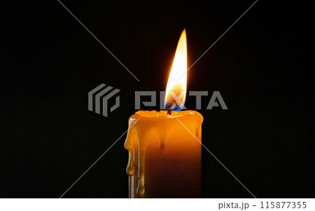 one burning candle with dripping wax close-upのイラスト素材 [115877355] - PIXTA
