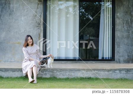 woman relax and travel with her scottish cat woman relax and travel with her scottish cat 115878308