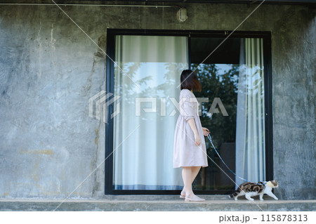 woman relax and travel with her scottish cat woman relax and travel with her scottish cat 115878313