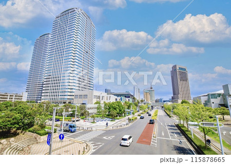 幕張市、幕張新都心の高層ビル群 115878665