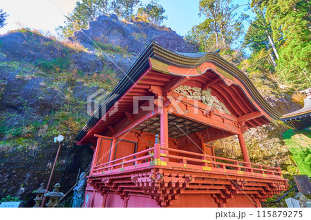 秋の群馬県高崎市 榛名神社の神楽殿 秋の群馬県高崎市 榛名神社の神楽殿 115879275