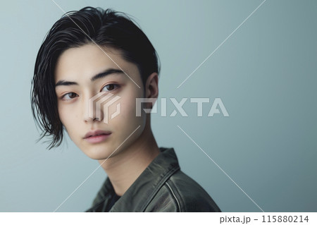 刈り上げオールバックのイケメン男子 115880214