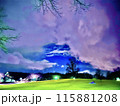 雨上がりの夜の公園 115881208