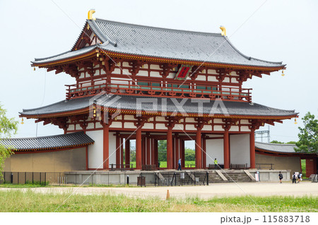 奈良・平城宮跡の朱雀門 奈良・平城宮跡の朱雀門 115883718