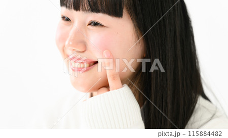 若い女性 頬 若い女性 頬 115884482
