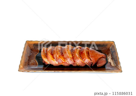 皿に盛った函館の美味しいイカ飯【白背景・切り抜き】 皿に盛った函館の美味しいイカ飯【白背景・切り抜き】 115886031