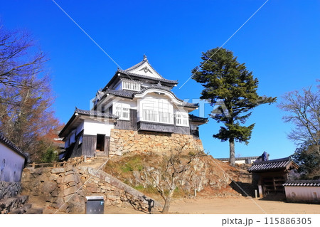 【岡山県】備中松山城（現存天守） 115886305