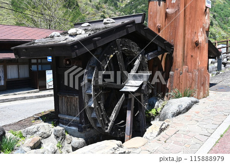 木曽福島駅（中央本線）付近にある水車 115888979