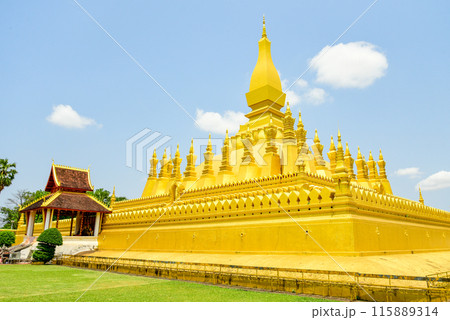 ラオスの首都ヴィエンチャンにあるタート・ルアンのとても美しい風景 ラオスの首都ヴィエンチャンにあるタート・ルアンのとても美しい風景 115889314