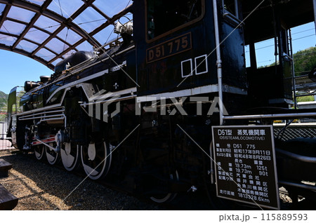 D51の蒸気機関車の保存車両(長野県木曽福島駅付近) D51の蒸気機関車の保存車両(長野県木曽福島駅付近) 115889593
