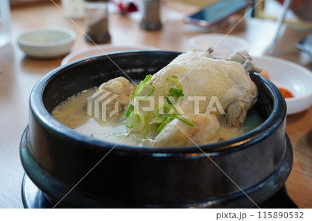 Samgyetang is a Korean chicken dish and a representative summer health food. 115890532