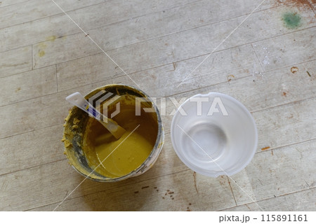 中古物件リフォーム　下地パテ仕上げ 115891161