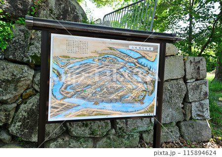 山城国「淀城」本丸の石垣と堀 山城国「淀城」本丸の石垣と堀 115894624
