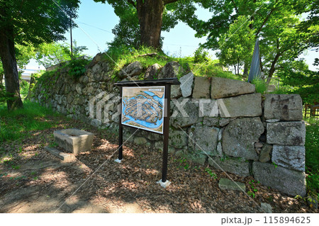 山城国「淀城」本丸の石垣と堀 山城国「淀城」本丸の石垣と堀 115894625