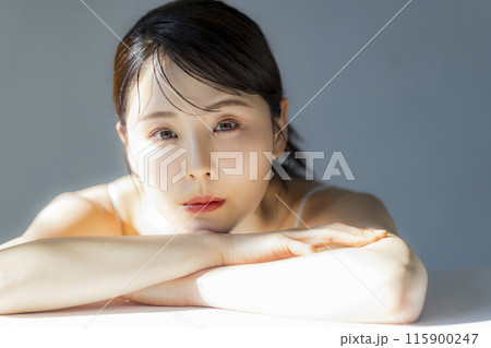 日光を浴びたビューティイメージ 日光を浴びたビューティイメージ 115900247