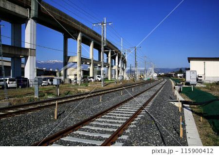東北新幹線のボトルネック… 福島駅の平面交差を解消する建設中の『新幹線アプローチ線』 115900412