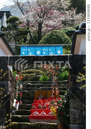 鳥取 四季の散歩 用瀬の流し雛 鳥取 四季の散歩 用瀬の流し雛 115900698