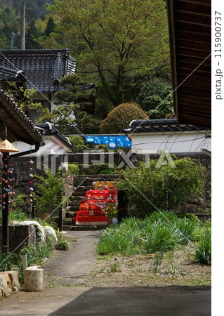 鳥取　四季の散歩　用瀬の流し雛 115900737
