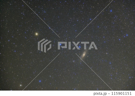 秋の星空　アンドロメダ銀河の周辺 115901151