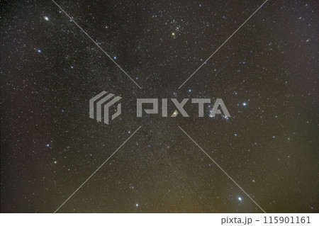 秋の星景　未明の空の冬のダイヤモンド 115901161