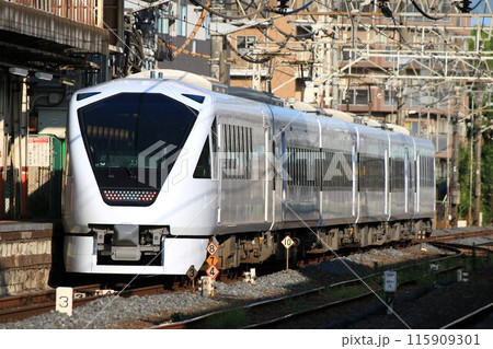 【東武】N100系「スペーシア X」(東武スカイツリーライン:春日部駅) 【東武】N100系「スペーシア X」(東武スカイツリーライン:春日部駅) 115909301